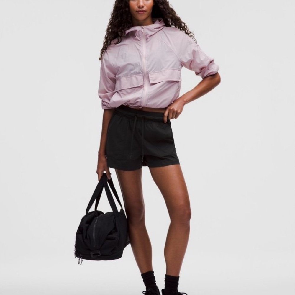 Lululemon dance studio short size 8 NWOT